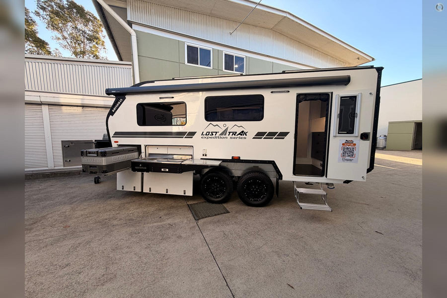 2026 Rhinomax Lost Trak 18.5 Hybrid Tourer highlights, Off Grid Outfitters