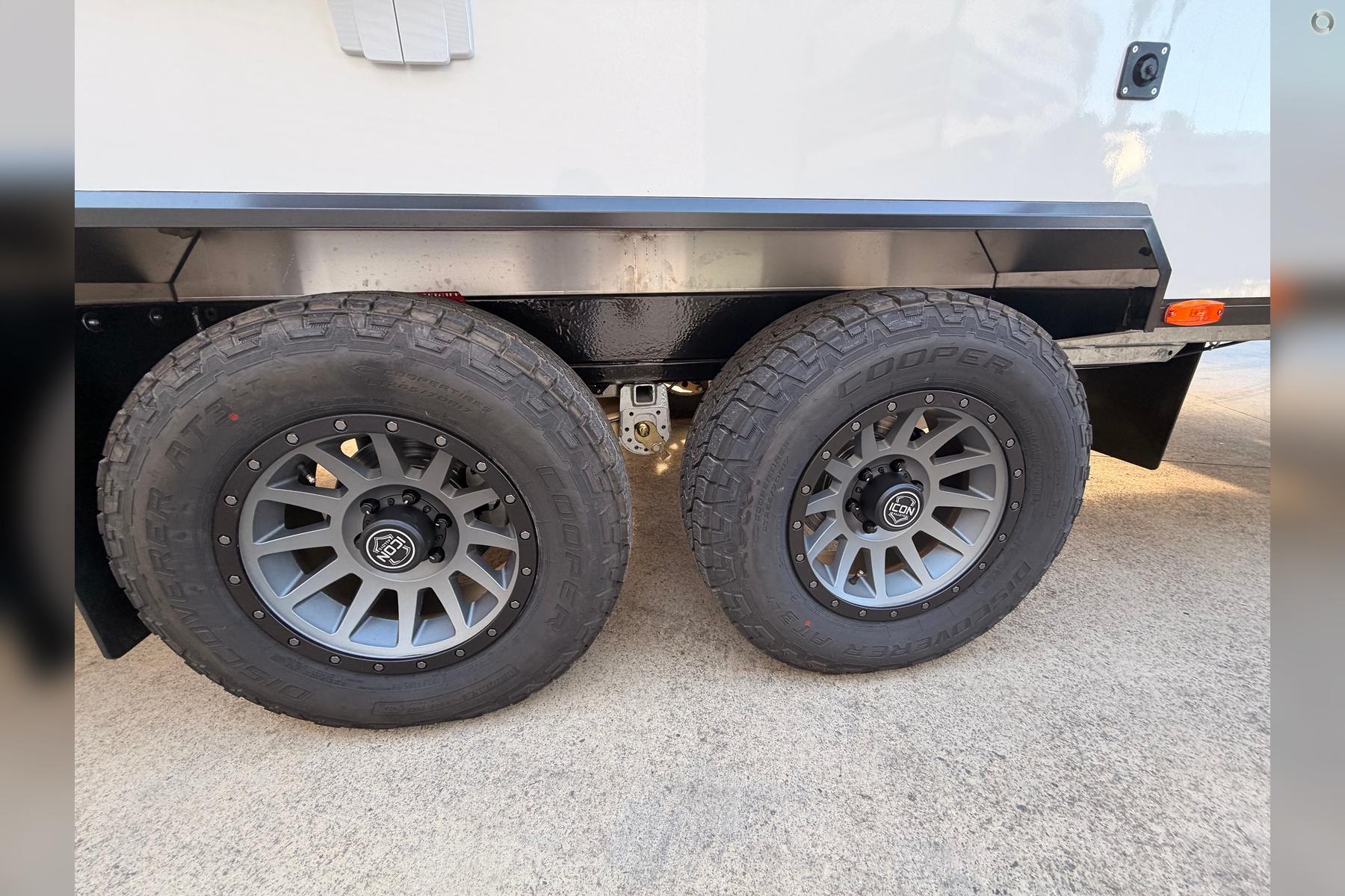 Zone RV Peregrine Pioneer detail