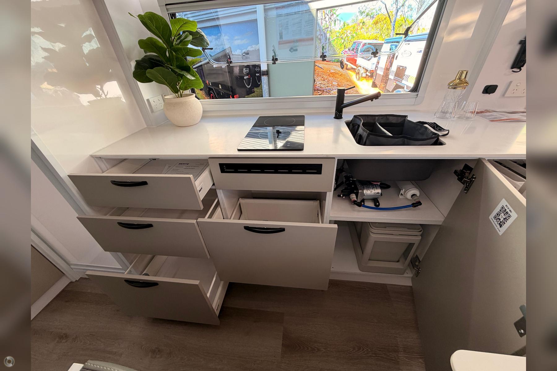 Zone RV Peregrine Pioneer interior detail