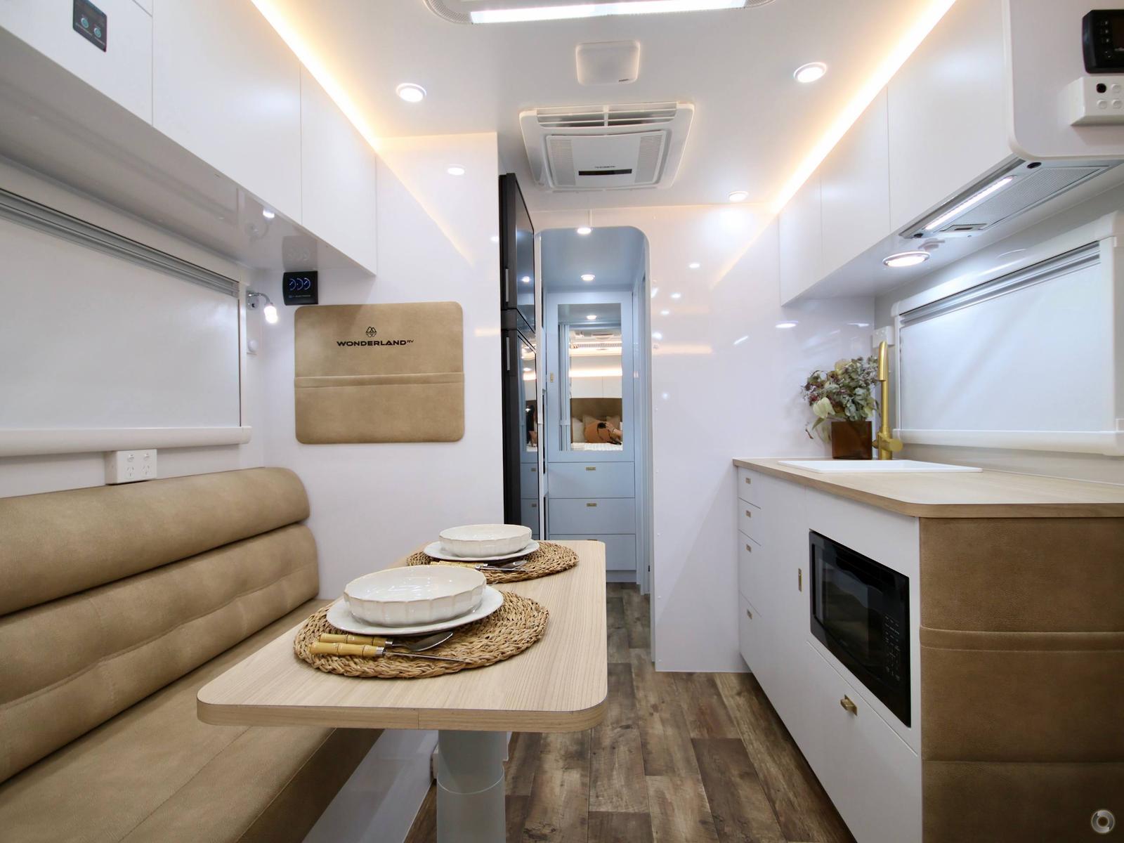 2026 Wonderland RV Amaroo 1907ft Triple Bunk