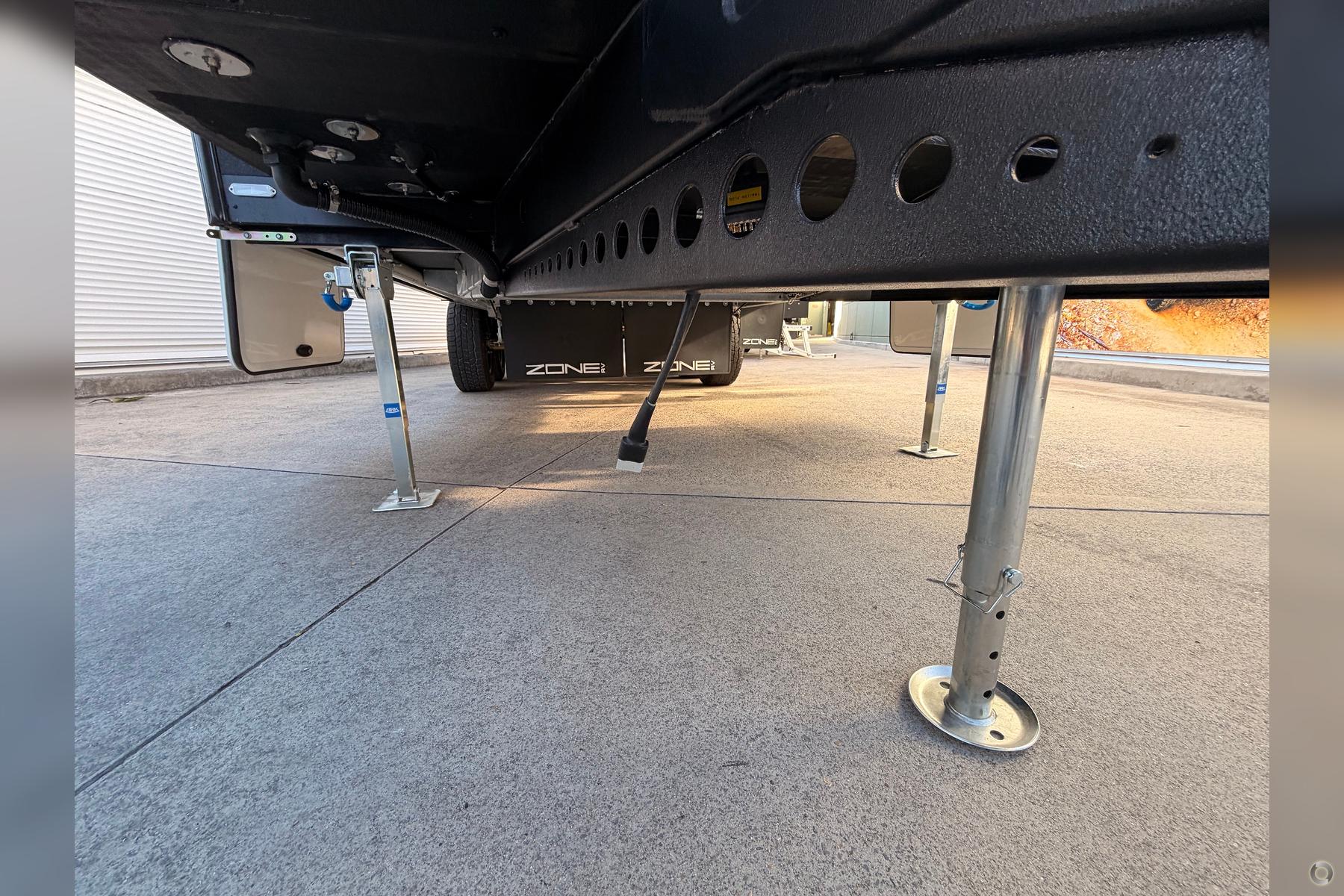 Zone RV Peregrine Pioneer electrical system